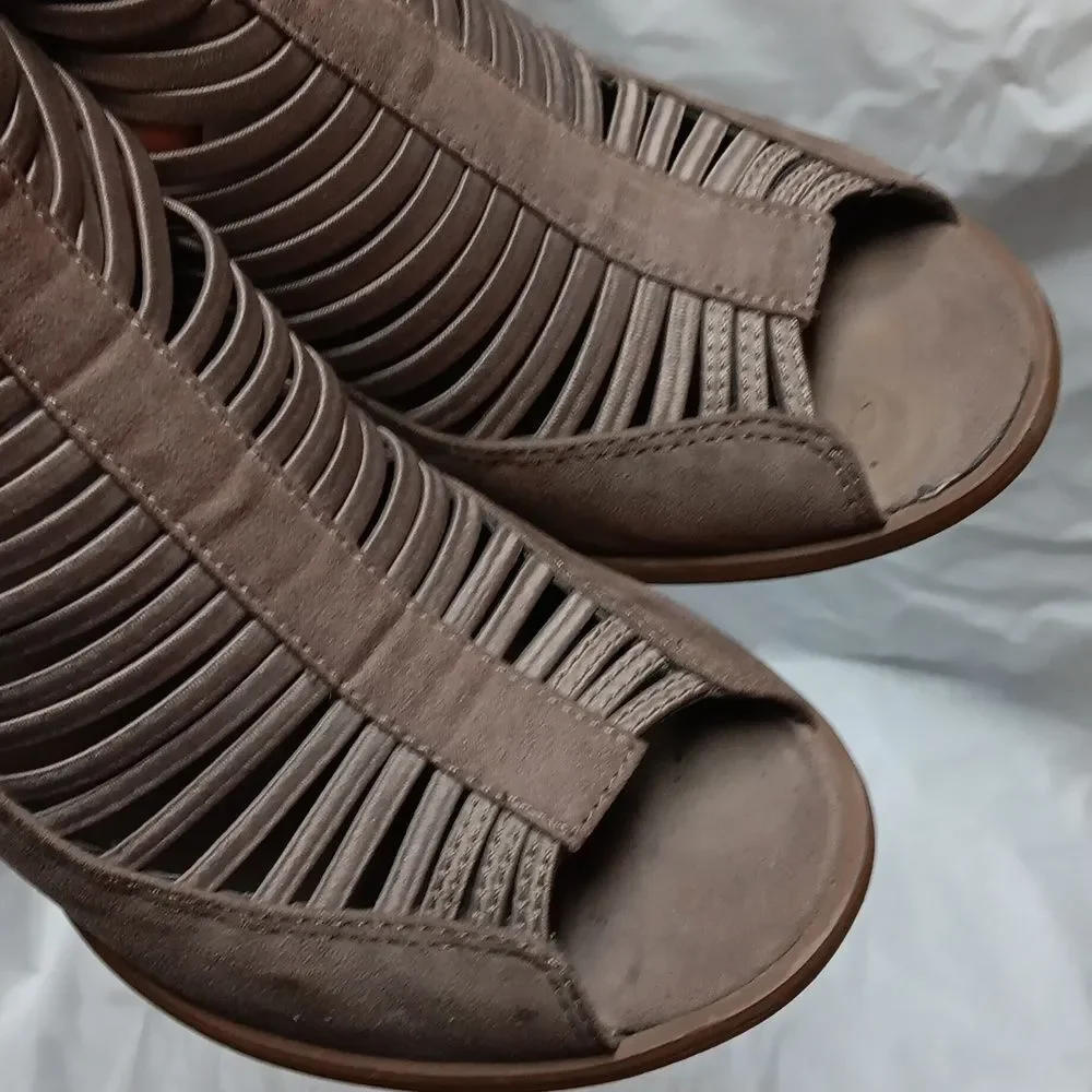 MIA 'Shelli' Elegant Beige Women's Heeled Sandals Size 7.5